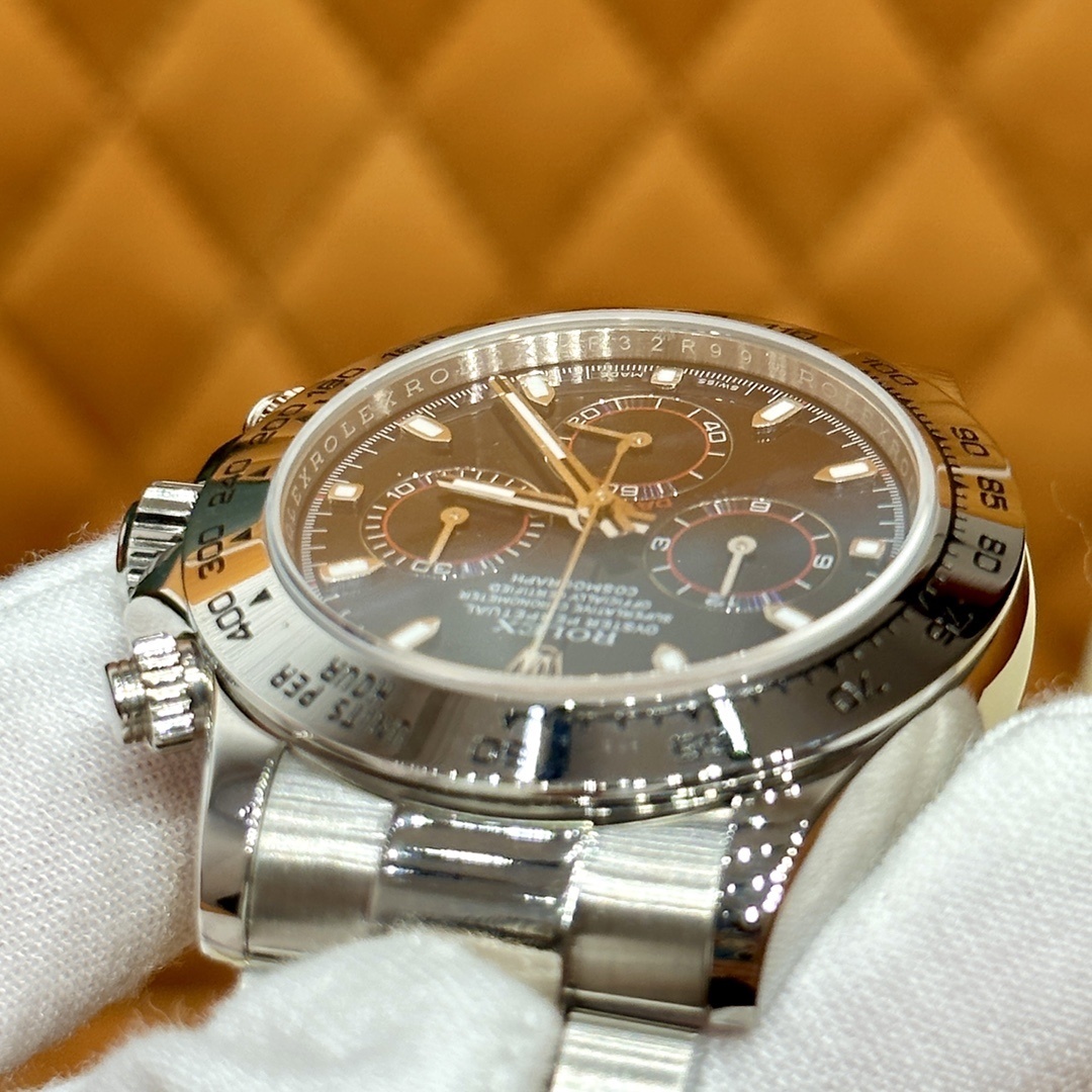 Old watch m116509-0071