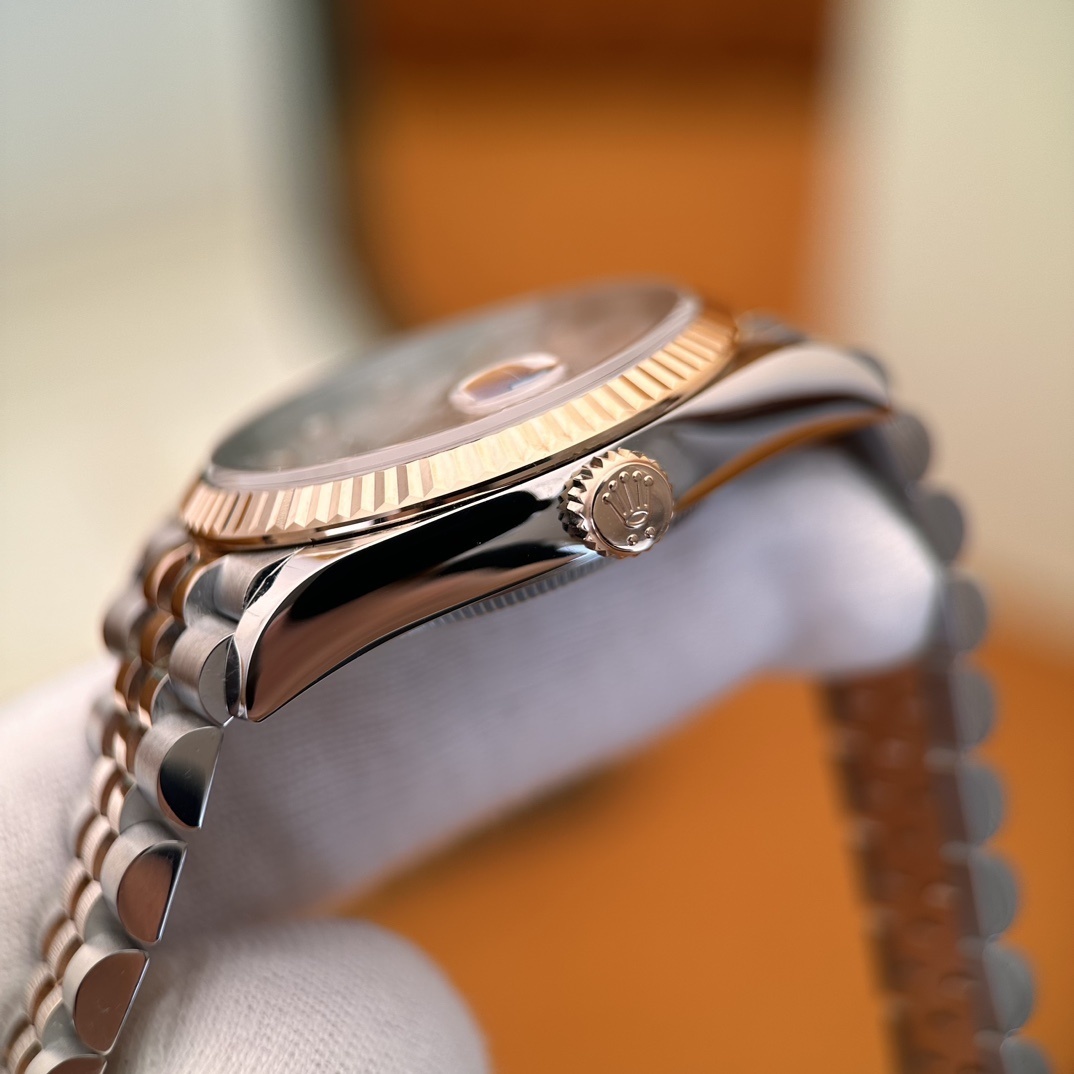 Old watch m126231-0021