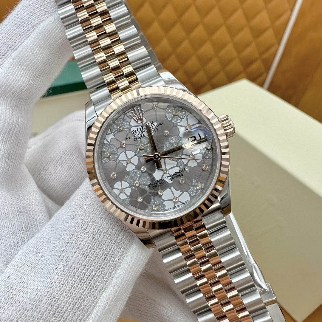 Old watch M278271-0032