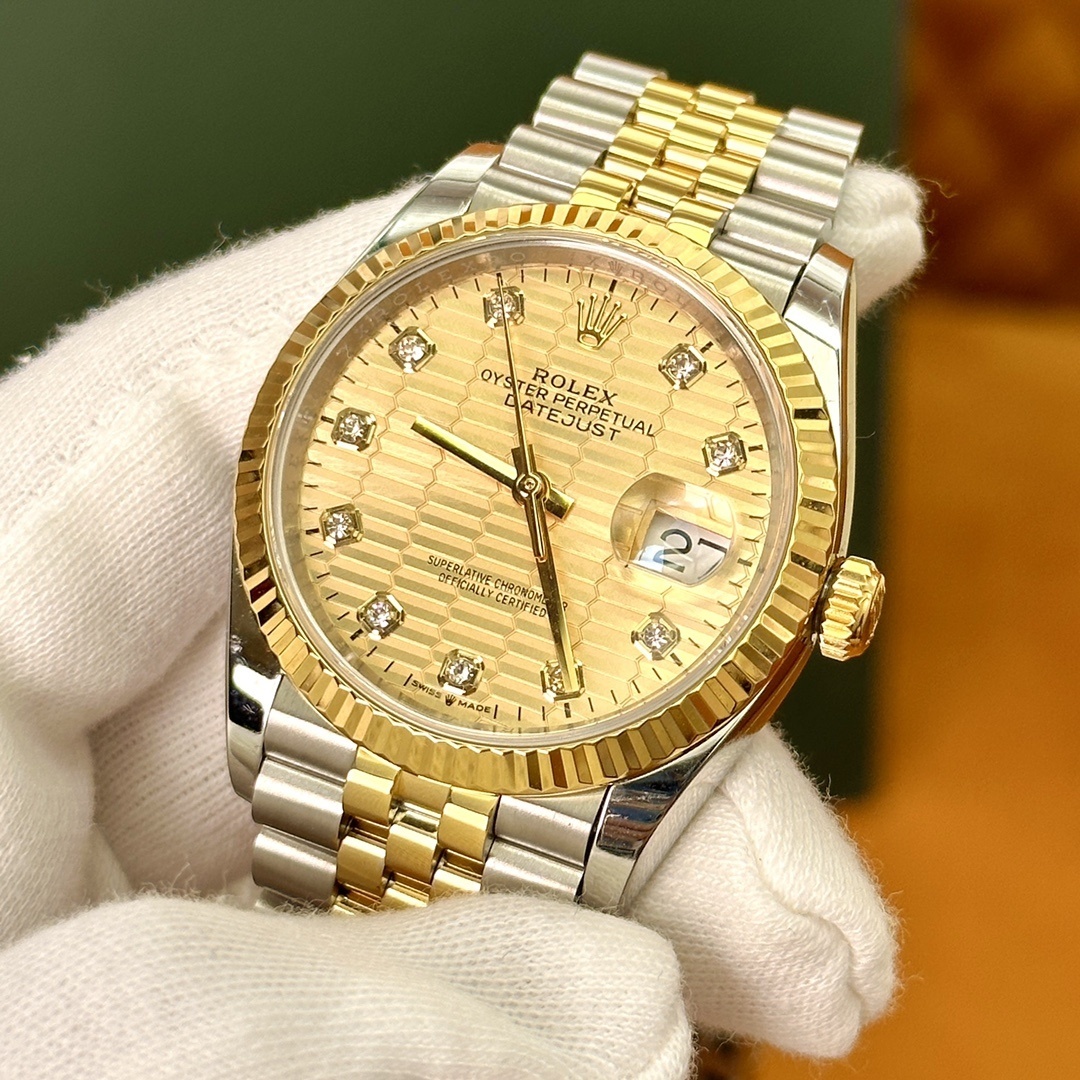 Old watch m126233-0045