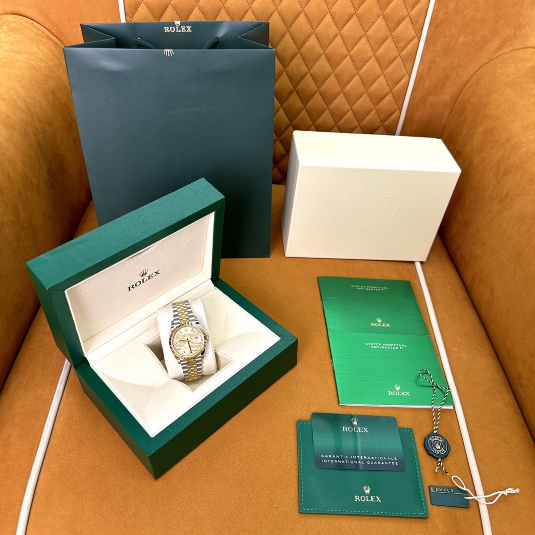 Old watch m126233-0045