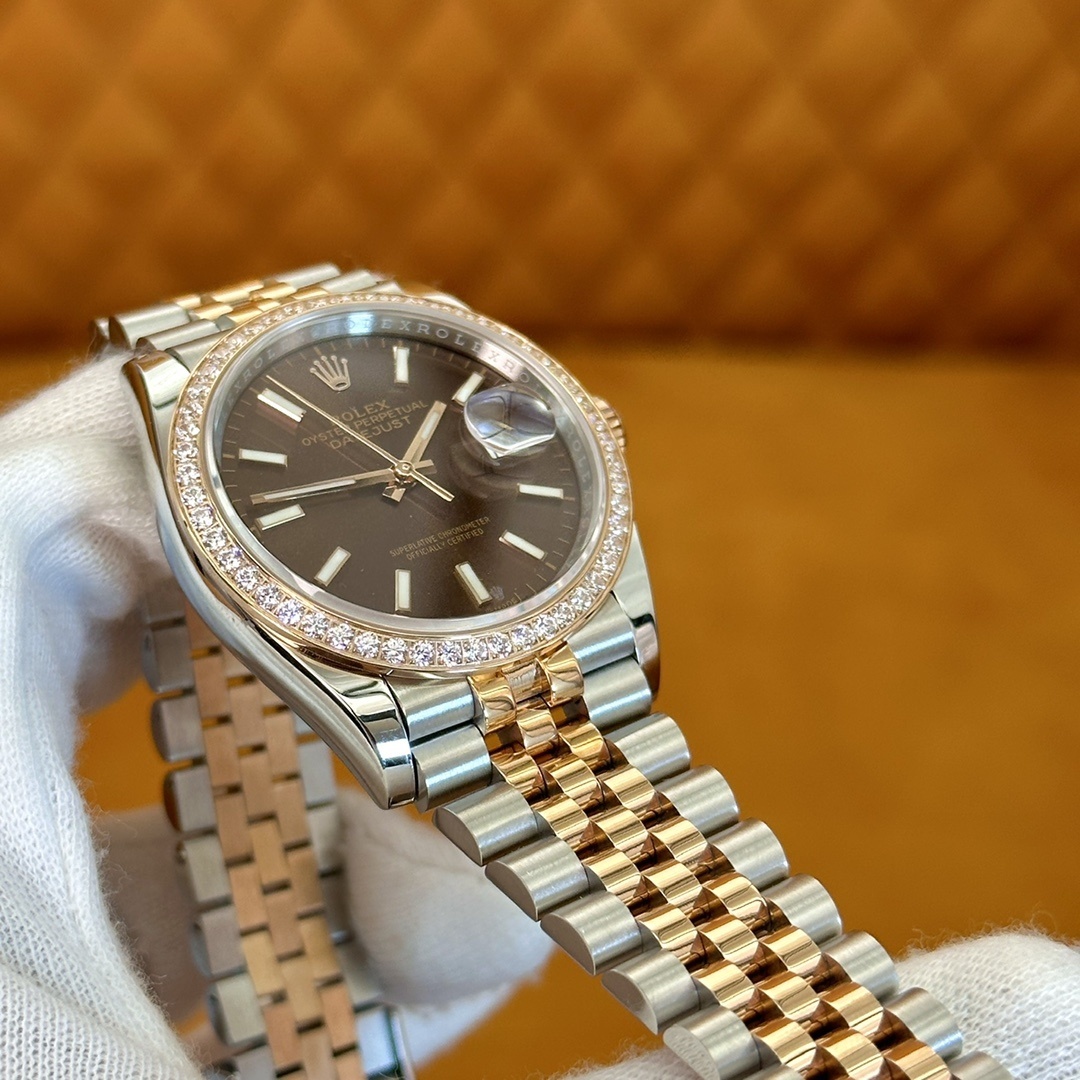 Old watch M126281rbr-0031