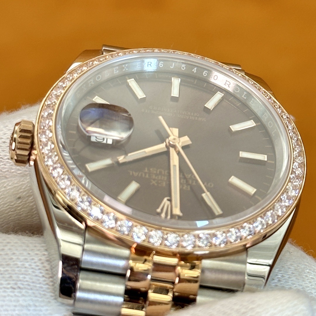Old watch M126281rbr-0031