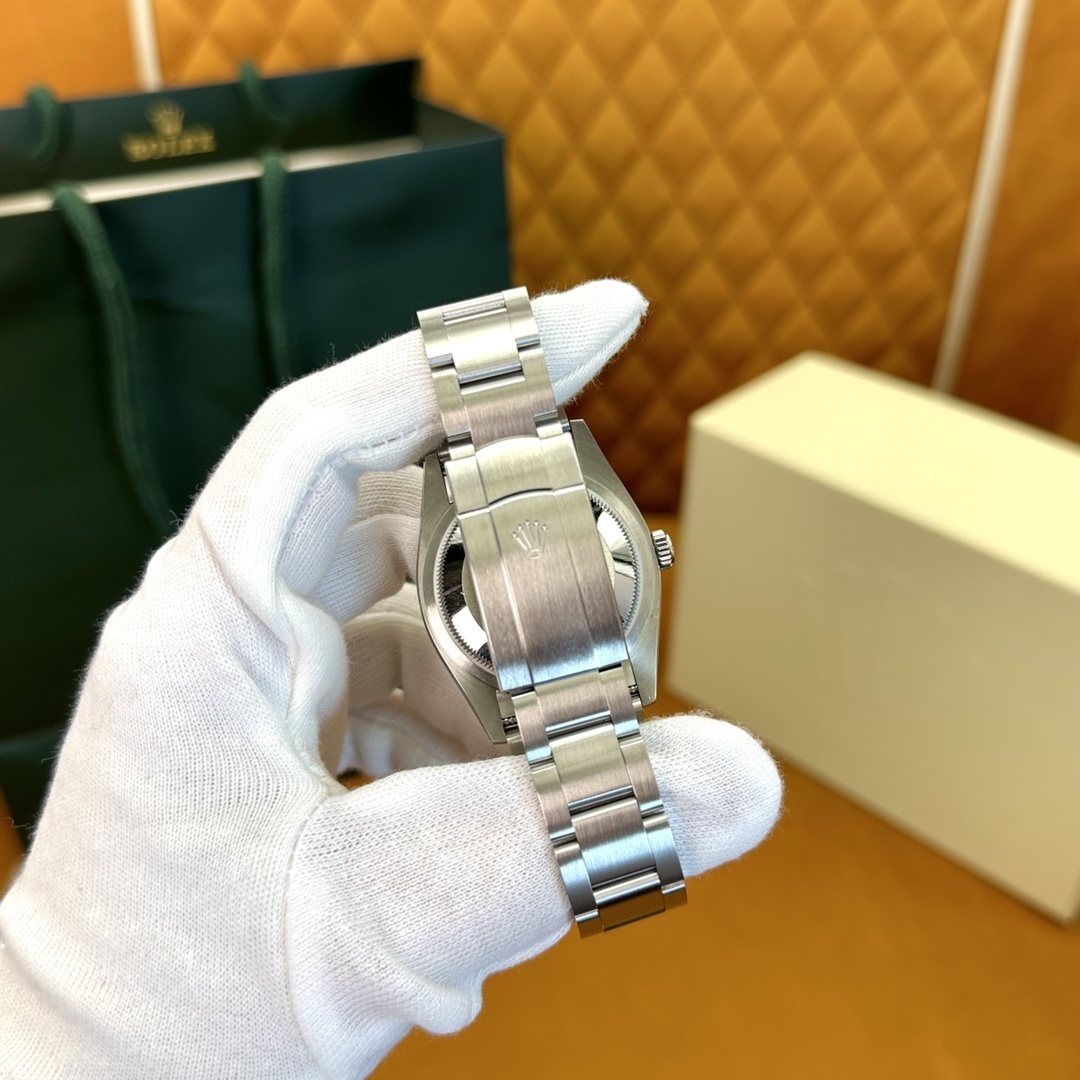 Old watch m126000-0003