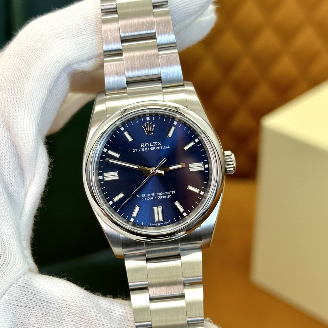 Old watch m126000-0003