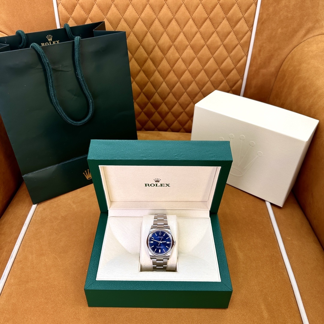 Old watch m126000-0003