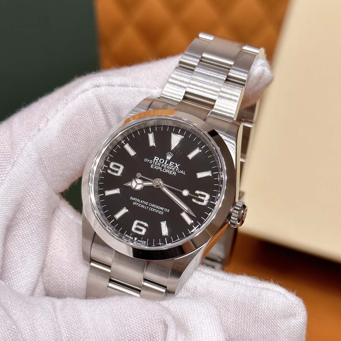 Old watch m124270-0001