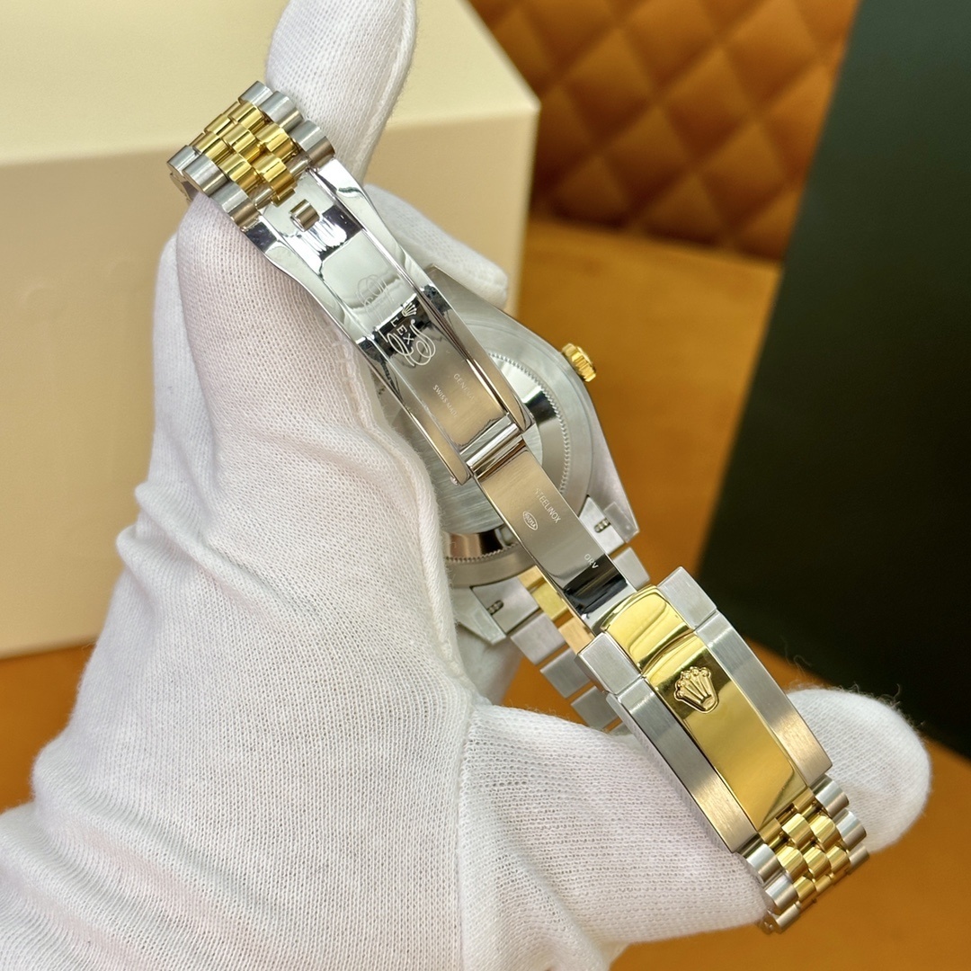 Old watch M126333-0006