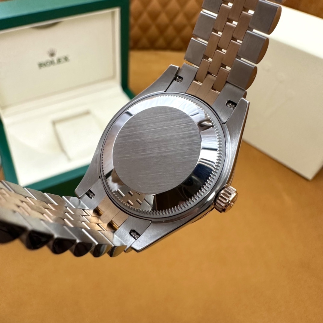 Old watch M278271-0026