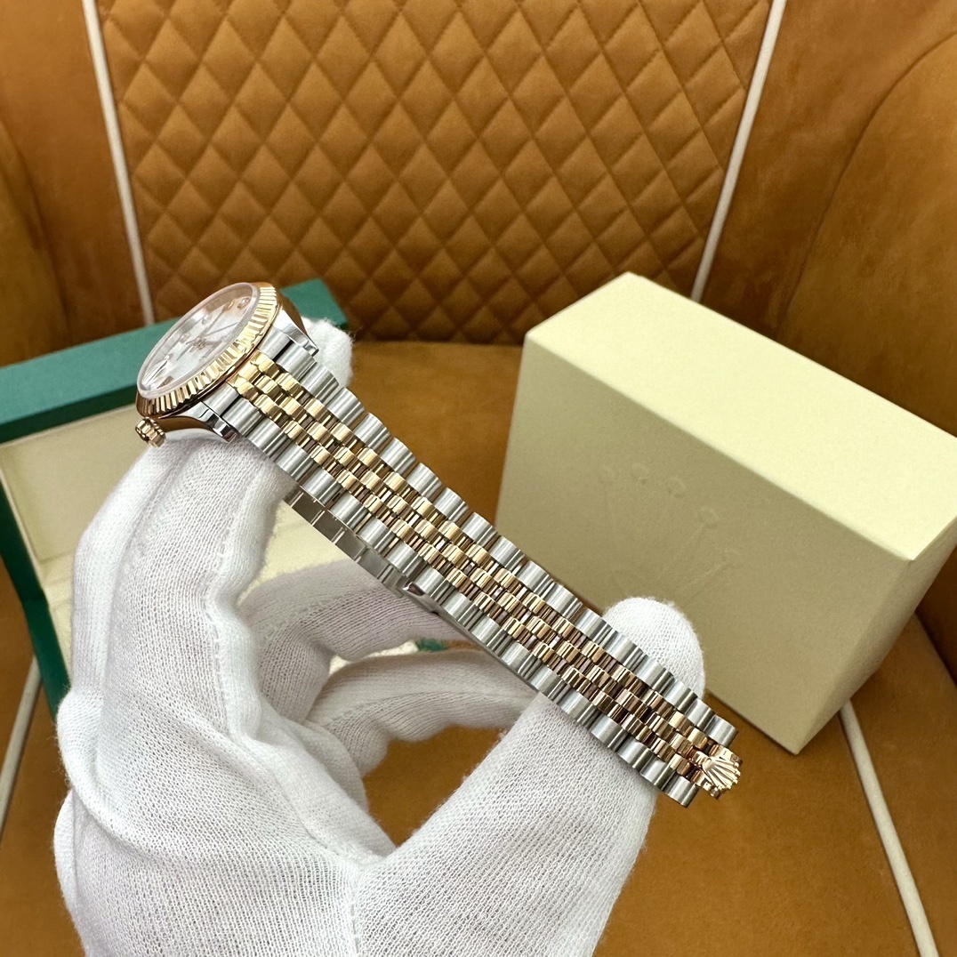 Old watch M278271-0026