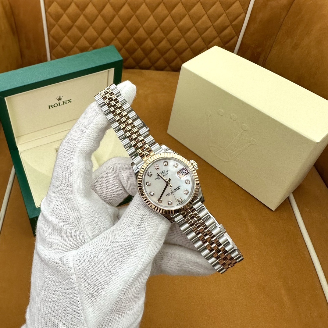 Old watch M278271-0026
