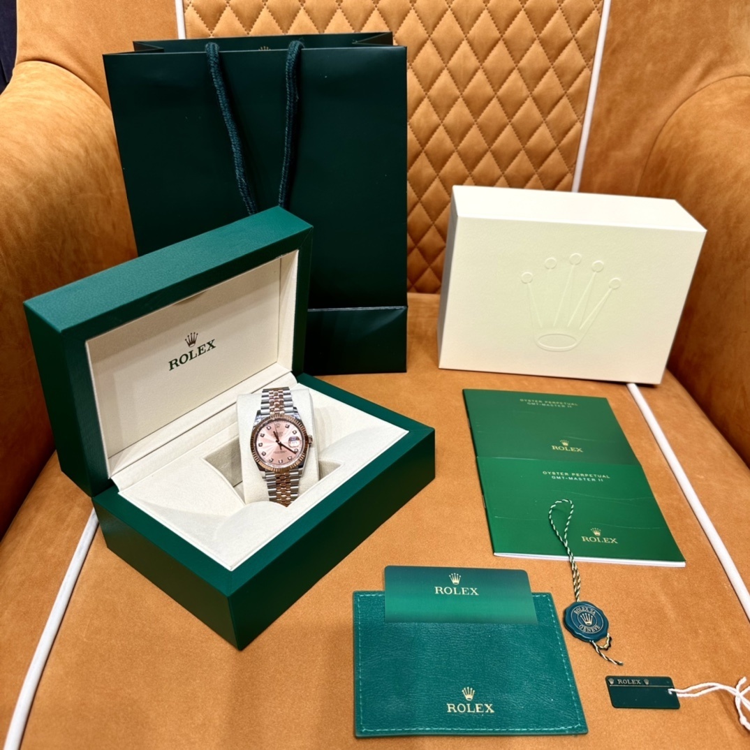 Old watch m126221-001