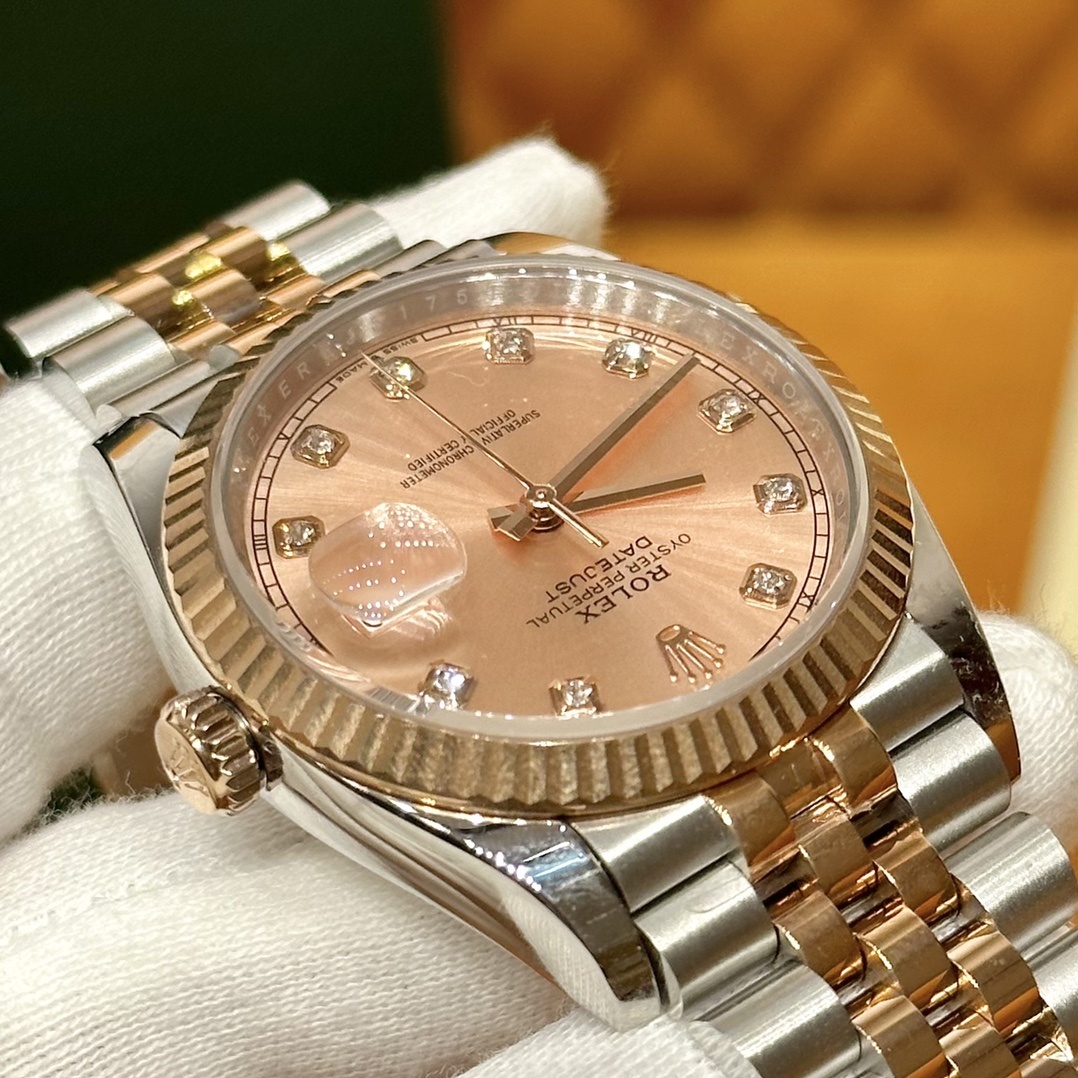 Old watch m126221-001