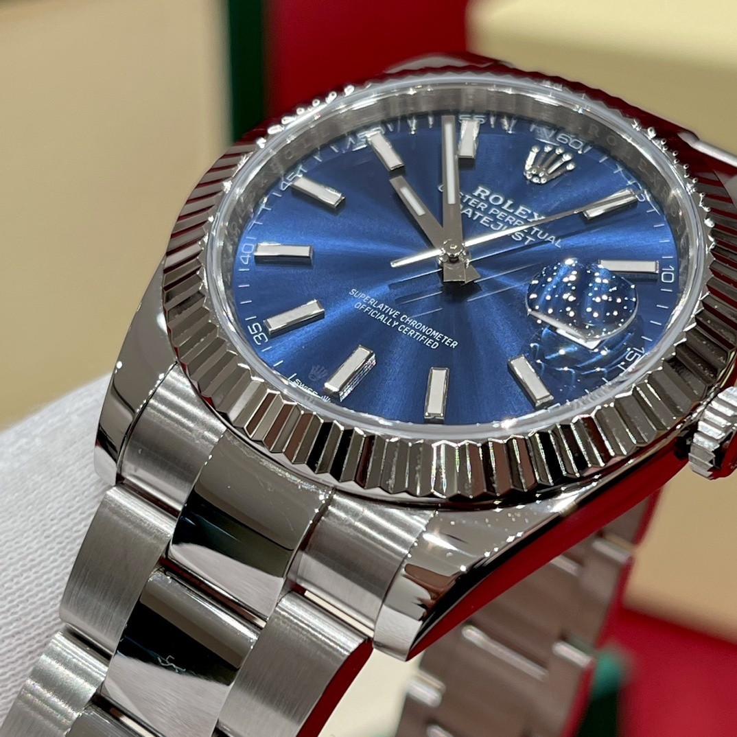Old watch m126334-0001