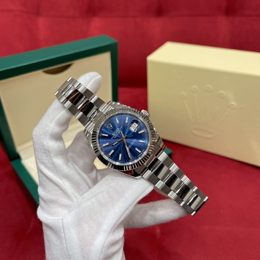 Old watch m126334-0001
