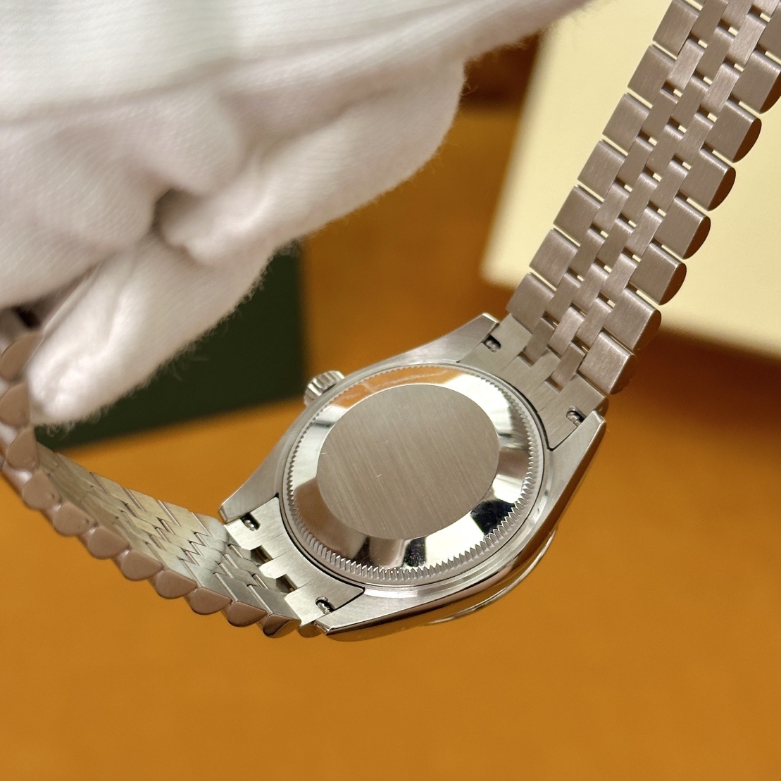 Old watch m278274-0002