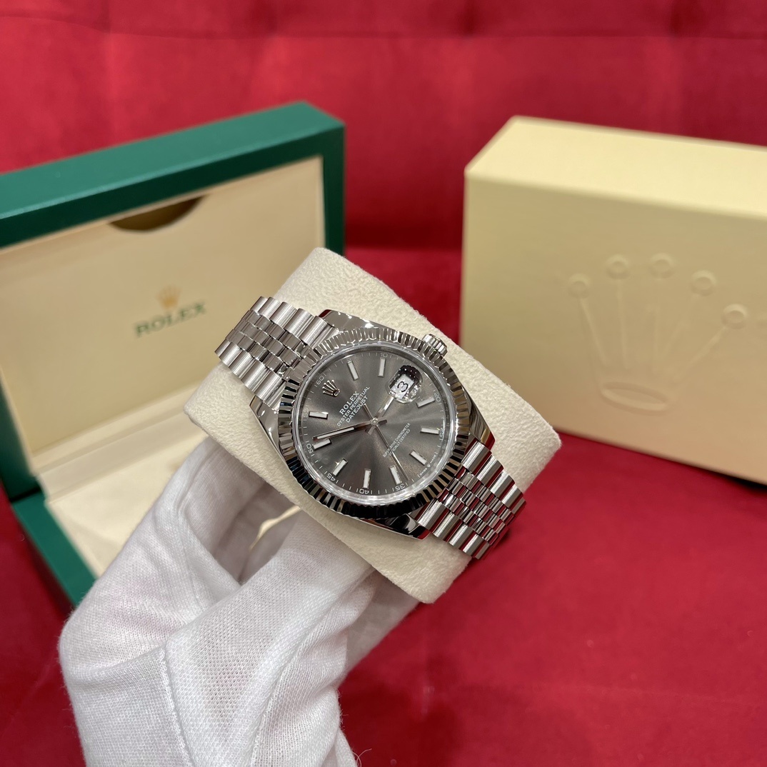Old watch m126334-0014