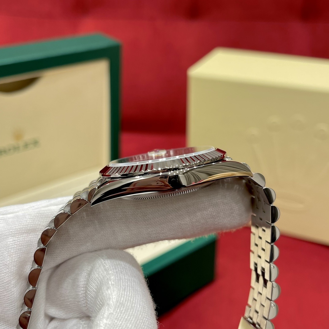 Old watch m126334-0014