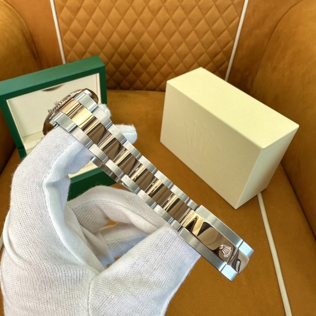 Old watch M126231-0044