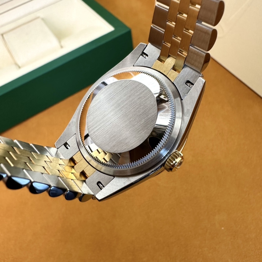 Old watch M126283rbr-0011