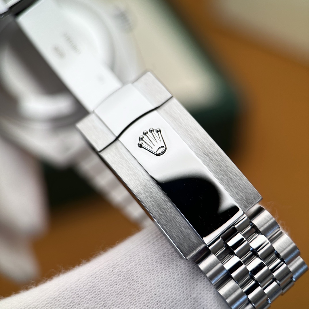 Old watch m126234-0049