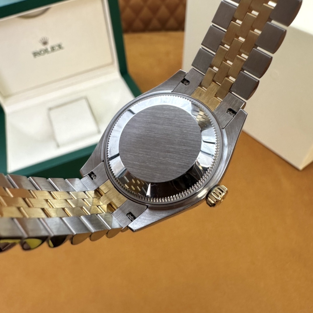 Old watch M278273-0032