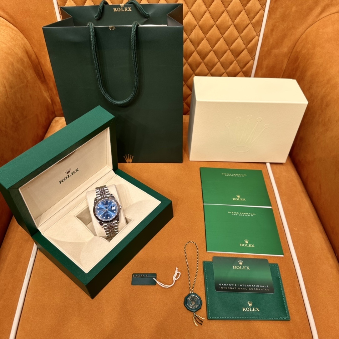Old watch m126334-0016