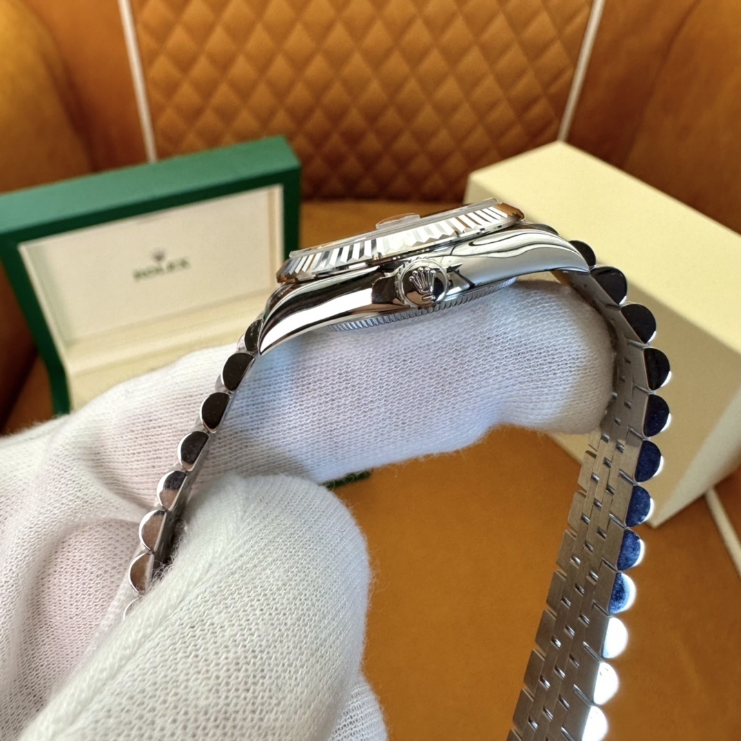 Old watch M278274-0036