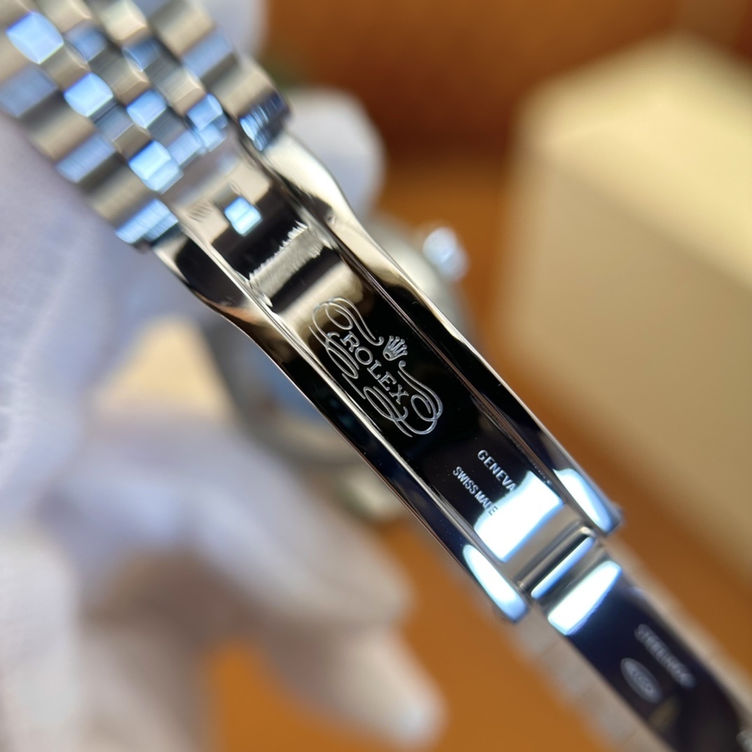 Old watch M278274-0036