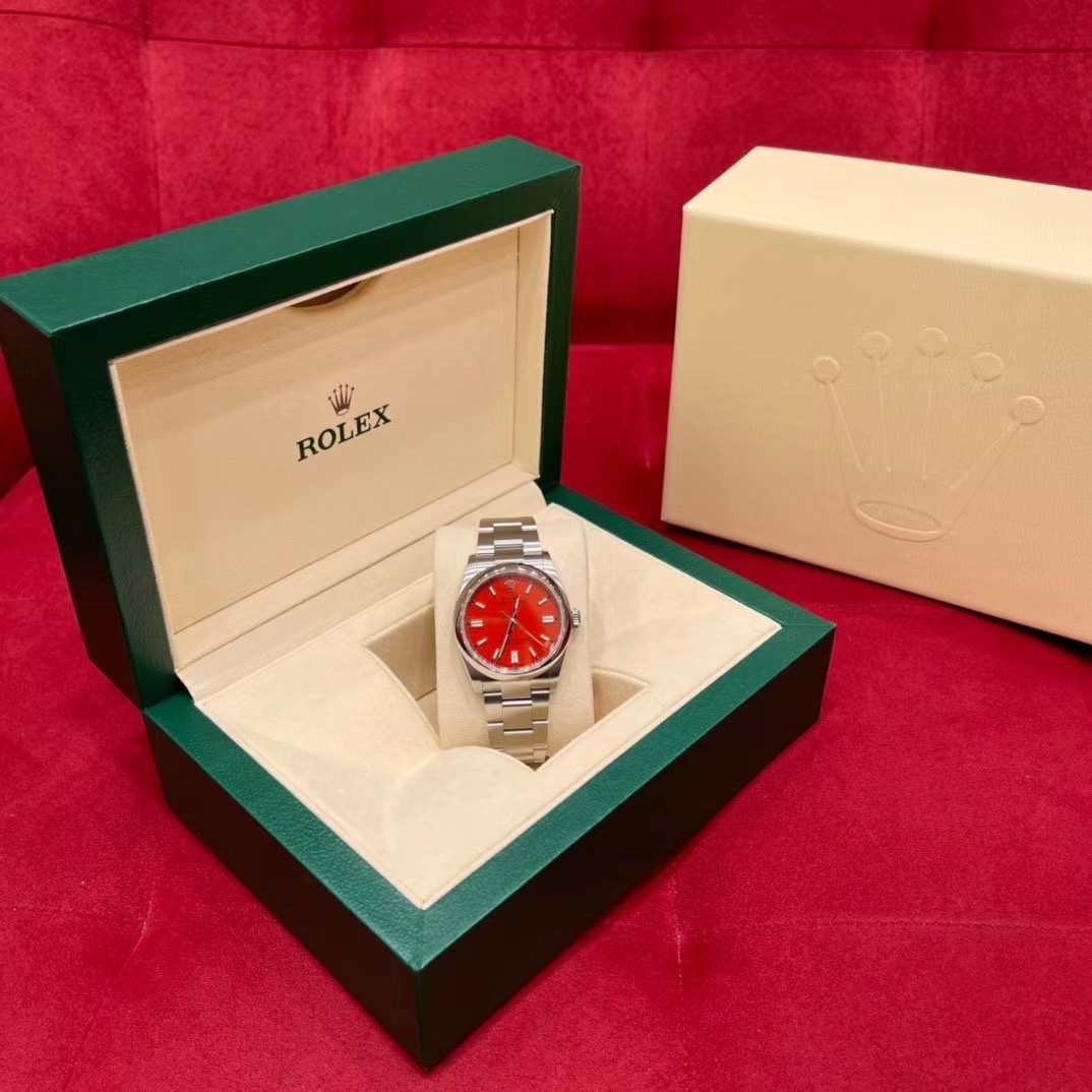 Old watch m126000-0007