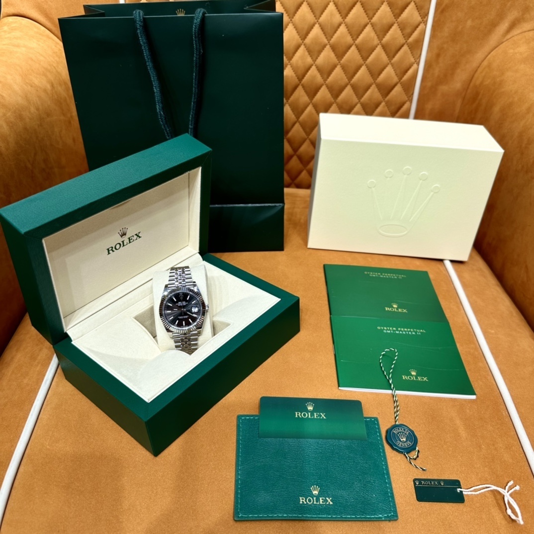 Old watch m126334-0018