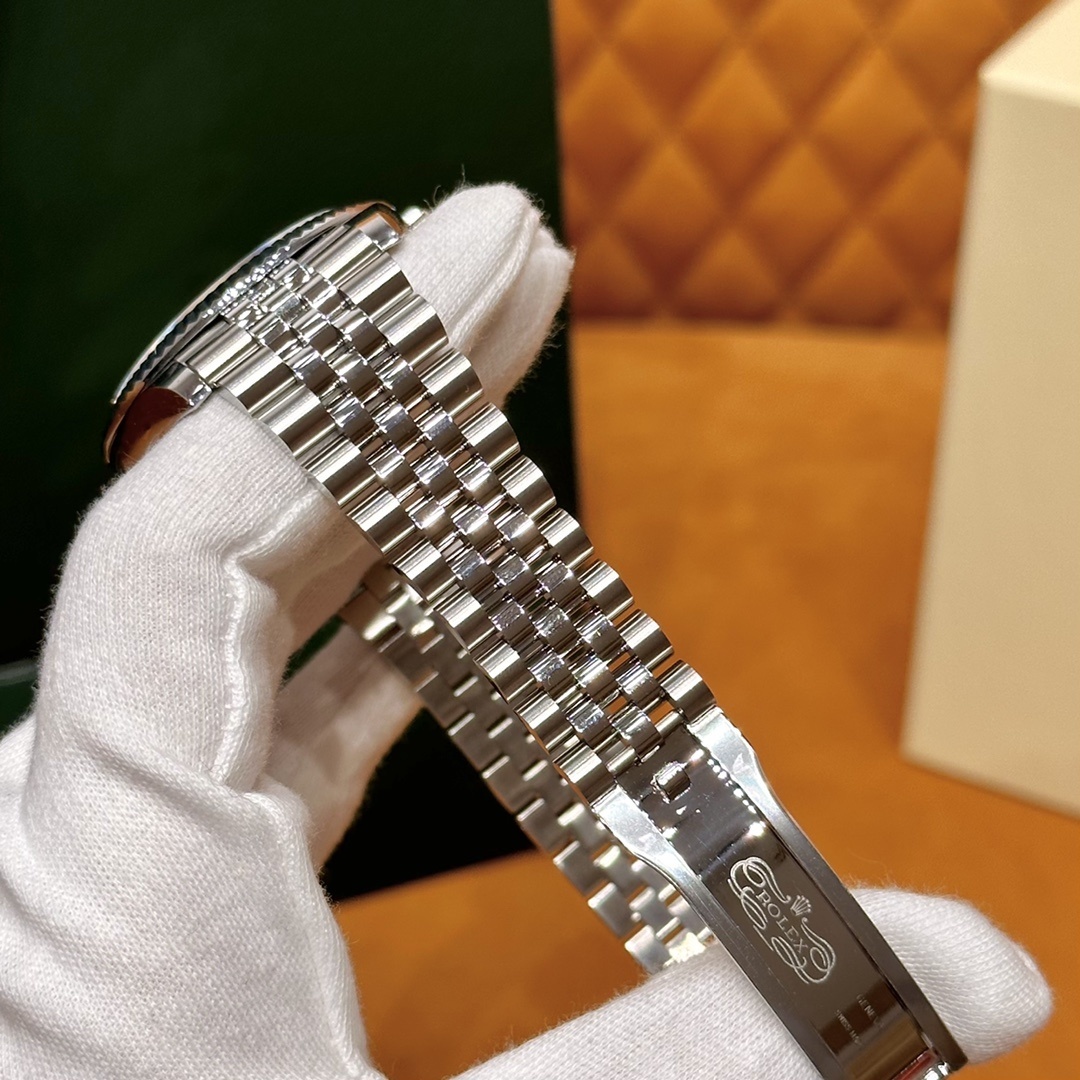 Old watch m126334-0018