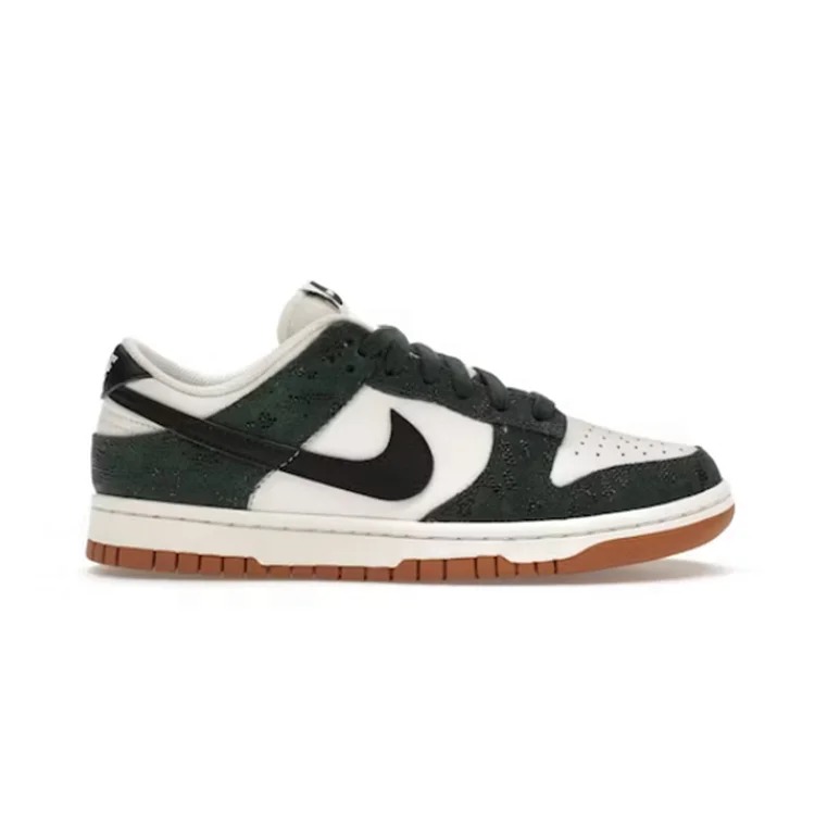 N1ke D**k Low Green Snake