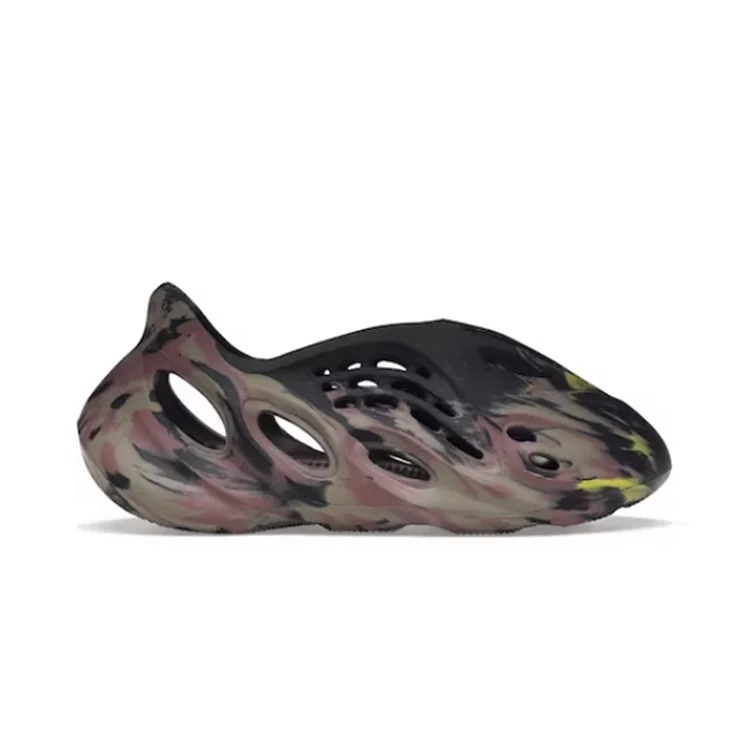 Y**zy Foam RNR MX Carbon