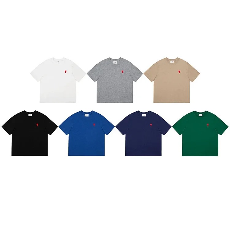 Love short-sleeved T-shirt embroidered with red hearts