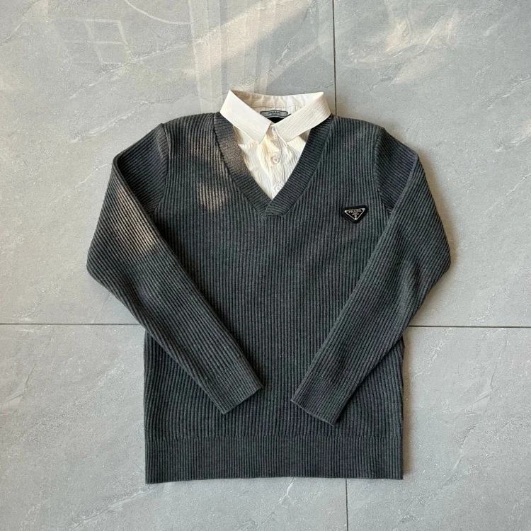 ⚠️ on the market, two fake pieces, dyed wool material, wool content 80%, two pieces of water-washed tape with NFC, large steel label with concave and convex feel, washed QR code available, w