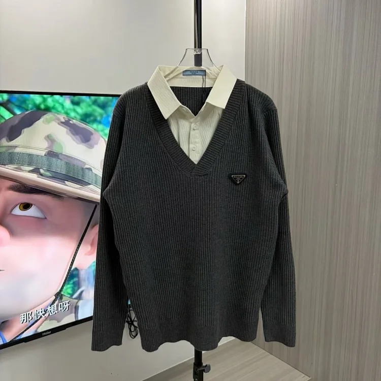 ⚠️ on the market, two fake pieces, dyed wool material, wool content 80%, two pieces of water-washed tape with NFC, large steel label with concave and convex feel, washed QR code available, w