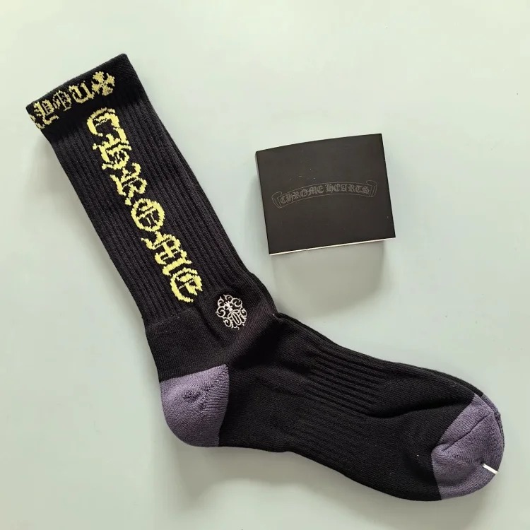 Men's and women's mid-calf sports socks for couples
