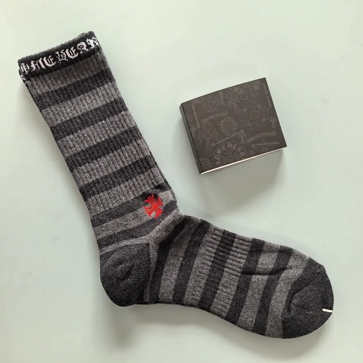 Men's and women's mid-calf sports socks for couples