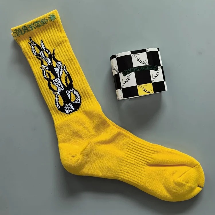Men's and women's mid-calf sports socks for couples