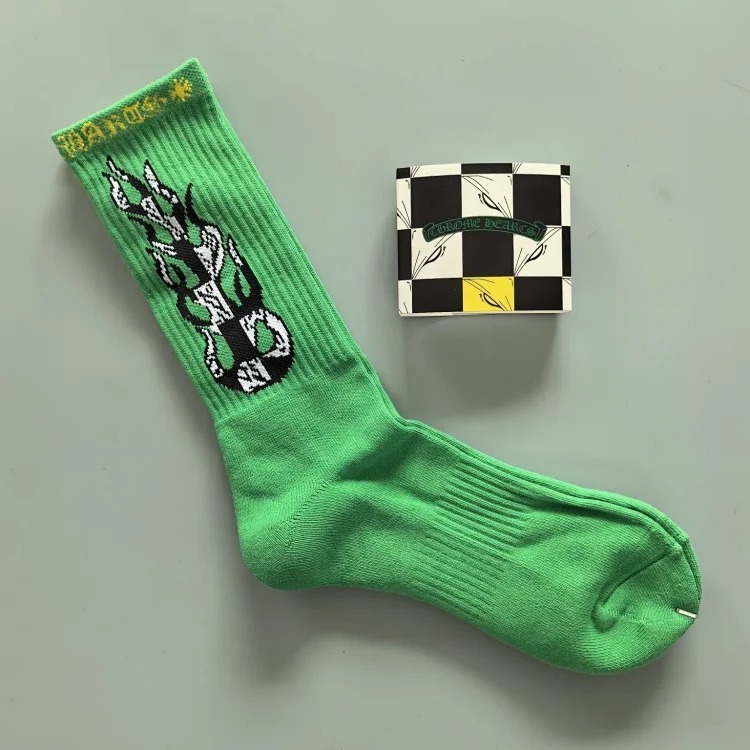 Men's and women's mid-calf sports socks for couples