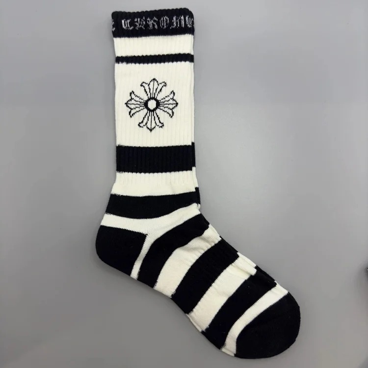 Men's and women's mid-calf sports socks for couples