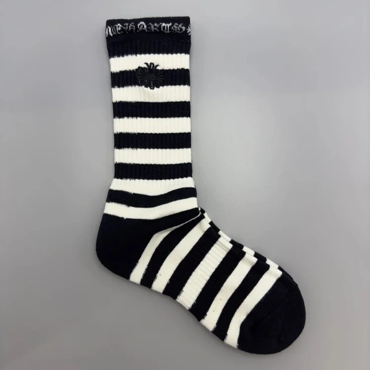 Men's and women's mid-calf sports socks for couples