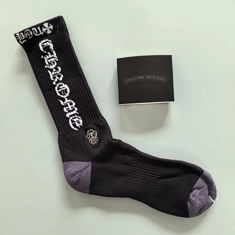 Men's and women's mid-calf sports socks for couples