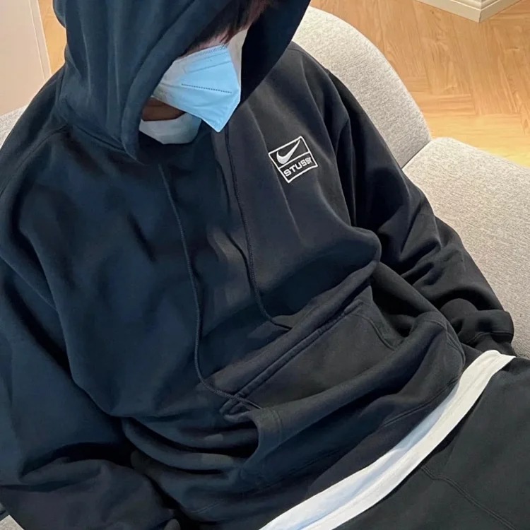 Embroidered logo hooded fleece sweatshirt jacket, same style for men and women