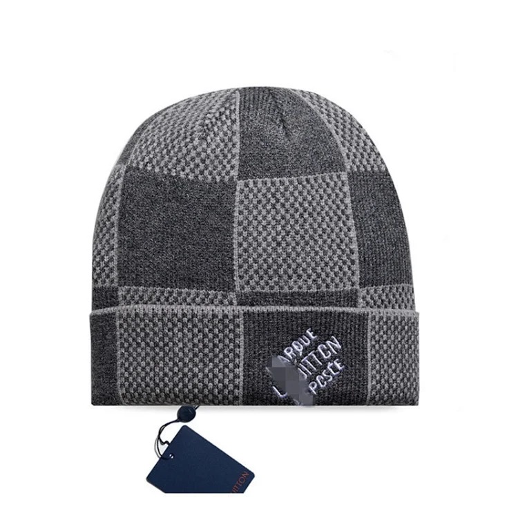 Classic correct letter leather label knitted hat for men and women, same style woolen hat, autumn and winter fashion brand cross-border best-selling cold hat