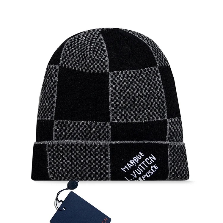 Classic correct letter leather label knitted hat for men and women, same style woolen hat, autumn and winter fashion brand cross-border best-selling cold hat