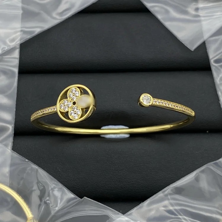 Bracelet women's new high Seiko V letter open bracelet