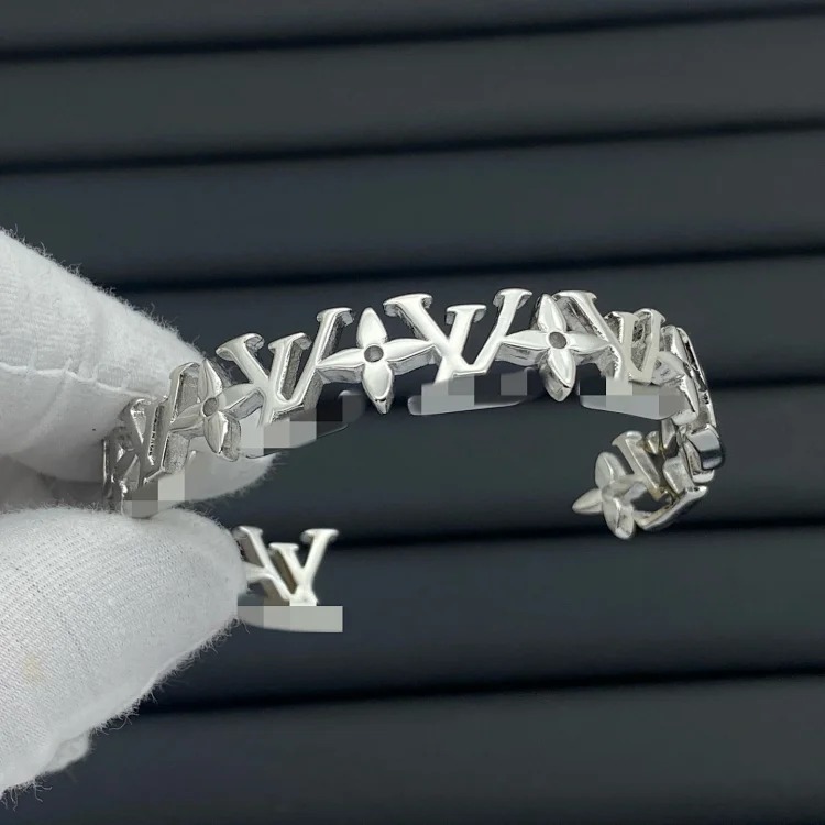 Bracelet women's new high Seiko V letter open bracelet
