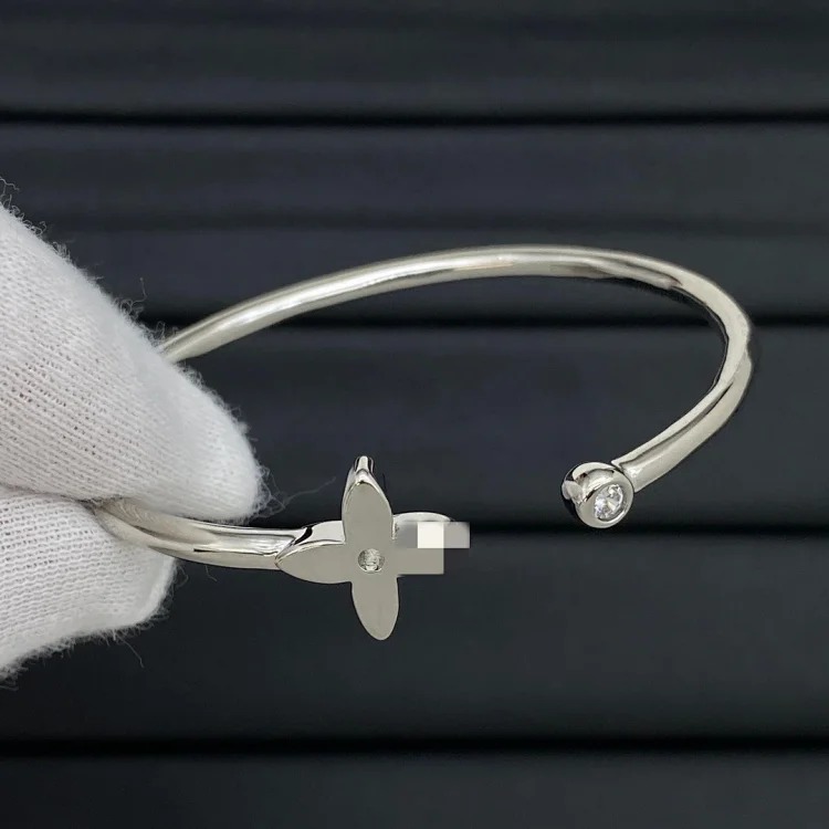 Bracelet women's new high Seiko V letter open bracelet